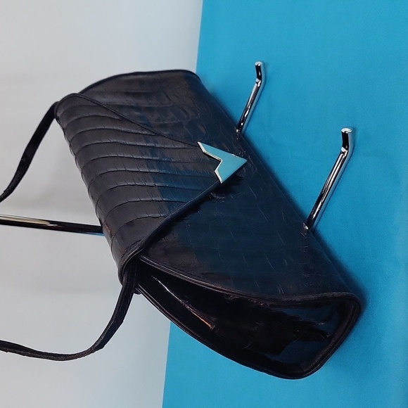 Susan Gail Shoulder Bag - Picture 4 of 14